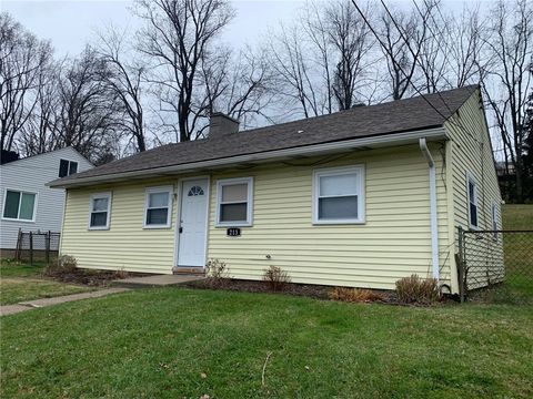 Photo of 213 Caruso Dr, Monroeville, PA 15146 (MLS # 1735230)