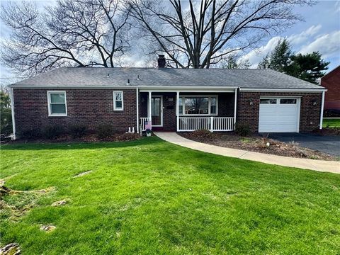 Photo of 675 Rolling Green Dr, Bethel Park, PA 15102 (MLS # 1746711)
