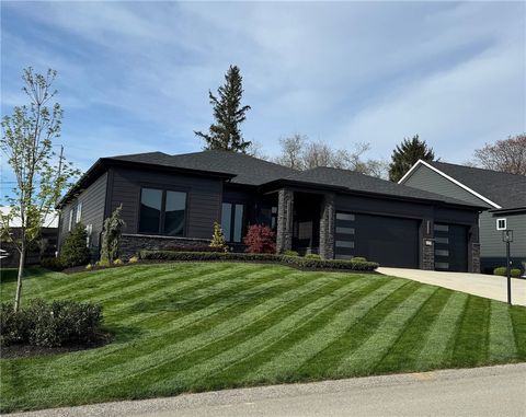 1007 Honey Locust Dr Penn Twp PA 15644