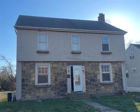 Photo of 1741 Roemer Blvd, Farrell, PA 16121 (MLS # 1737338)