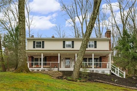 Photo of 628 Westland Dr, Gibsonia, PA 15044 (MLS # 1747247)