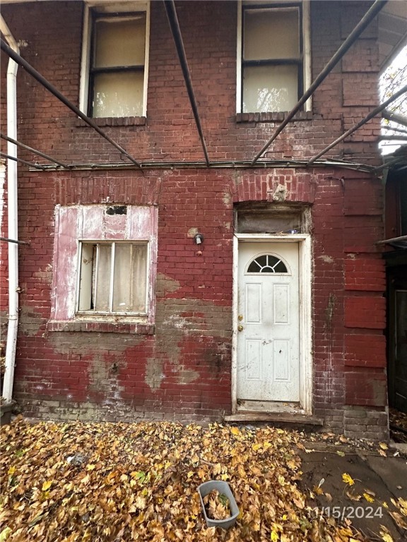 1353 Paulson Ave