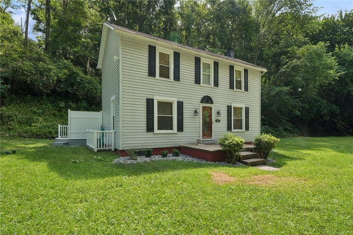 Photo 1 of 30 — 1071 Paintertown Rd, North Huntingdon, PA 15642
