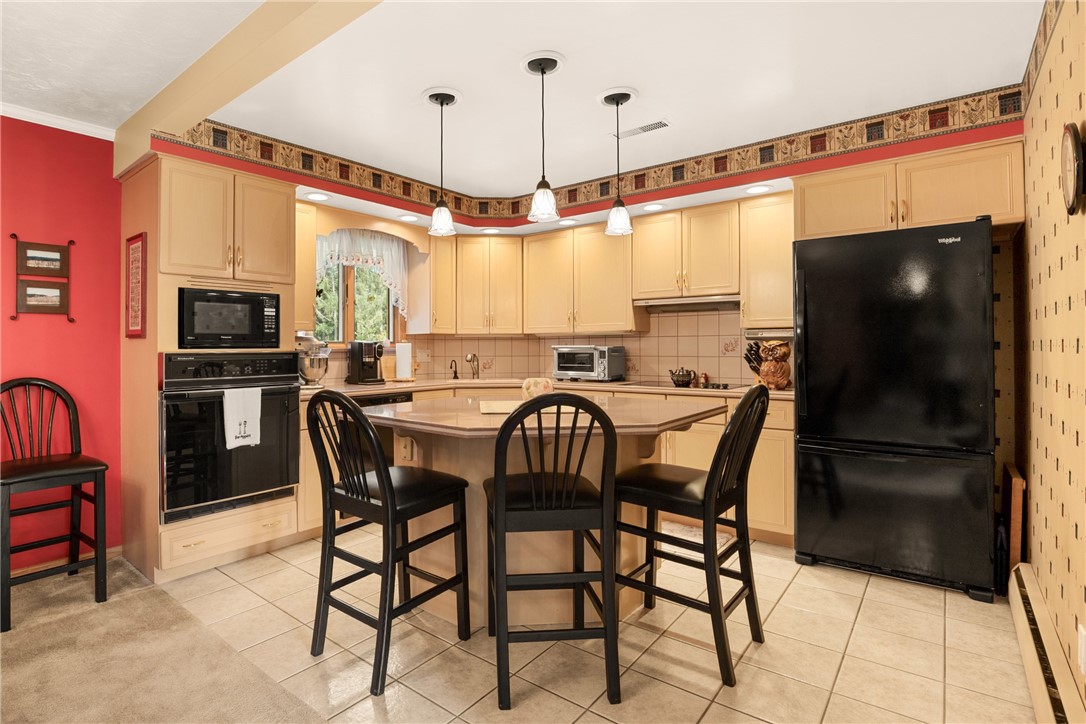 Westmont Hilltop School District, Pennsylvania 15905, United States, 2 Bedrooms Bedrooms, ,2 BathroomsBathrooms,Residential,Pending,188202