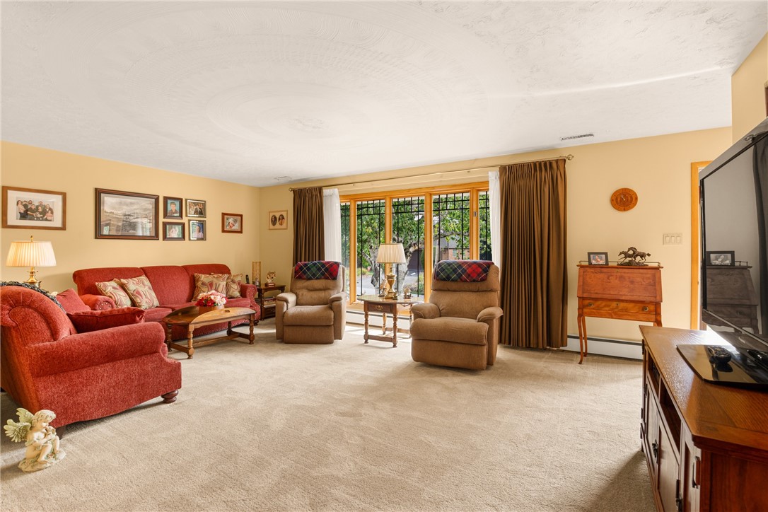 Westmont Hilltop School District, Pennsylvania 15905, United States, 2 Bedrooms Bedrooms, ,2 BathroomsBathrooms,Residential,Pending,188202