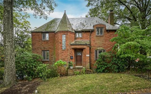 Photo of 405 Edgewood Rd, Pittsburgh, PA 15221 (MLS # 1725405)