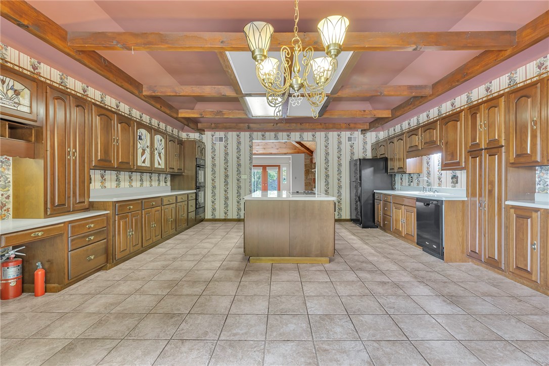 450 Knollwood Cir