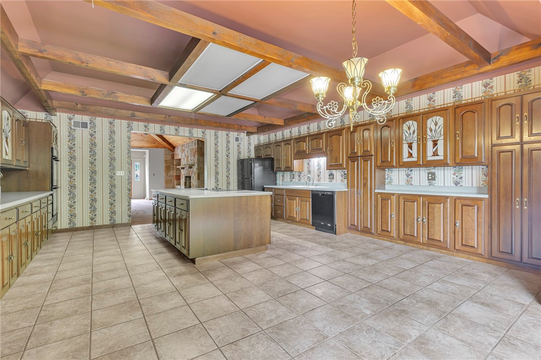 450 Knollwood Cir
