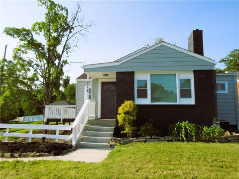 Homes For Sale - 212 Evans Dr Dr<br/> Lawrence County, Ellwood City, PA 16117