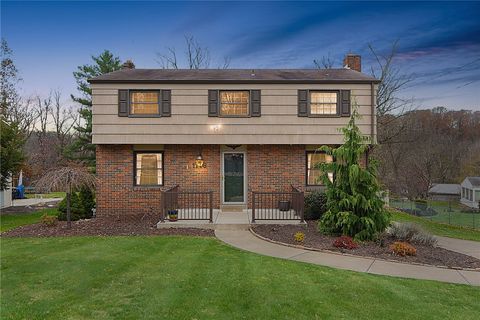 Photo of 1146 Airedale Dr, Bethel Park, PA 15102 (MLS # 1731333)