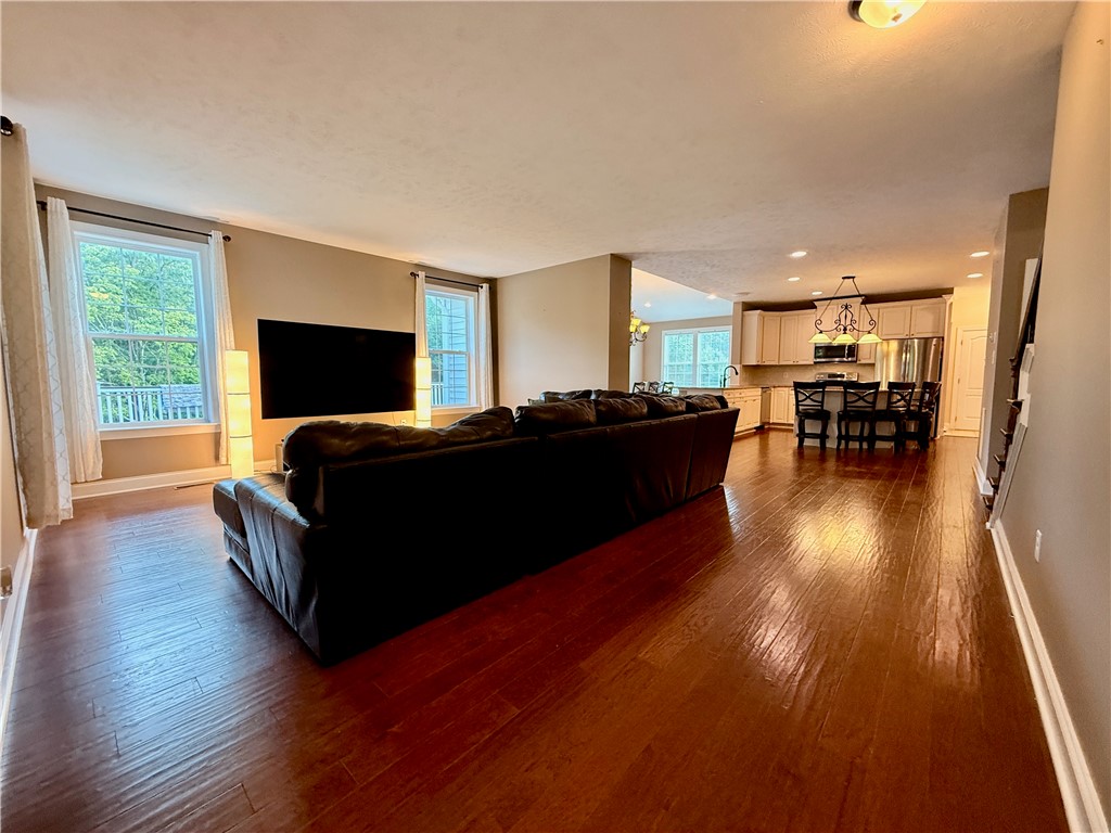 127 Alder Dr