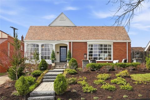 Photo of 1449 N Highland Ave, Pittsburgh, PA 15206 (MLS # 1748280)