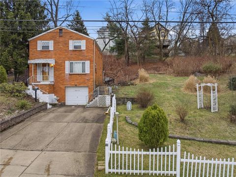 Photo of 2013 Woodward Ave, Pittsburgh, PA 15226 (MLS # 1743768)