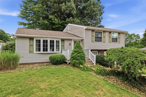 Photo of 219 Maple Dr, Beaver, PA 15009 (MLS # 1762310)