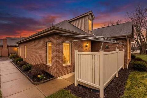 Photo of 118 Windcrest Ct, Beaver Falls, PA 15010 (MLS # 1744092)