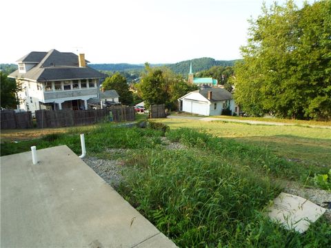 103 Ann st. Rear Brownsville PA 15417