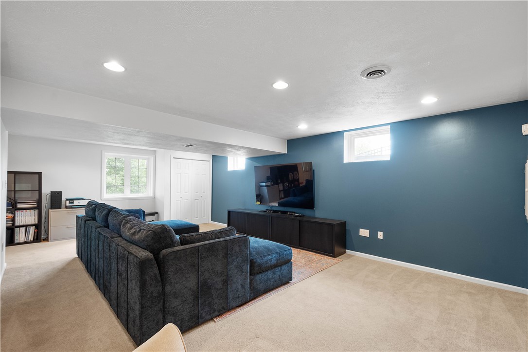 North Strabane, Pennsylvania 15317, United States, 4 Bedrooms Bedrooms, ,3 BathroomsBathrooms,Residential,Active,172790