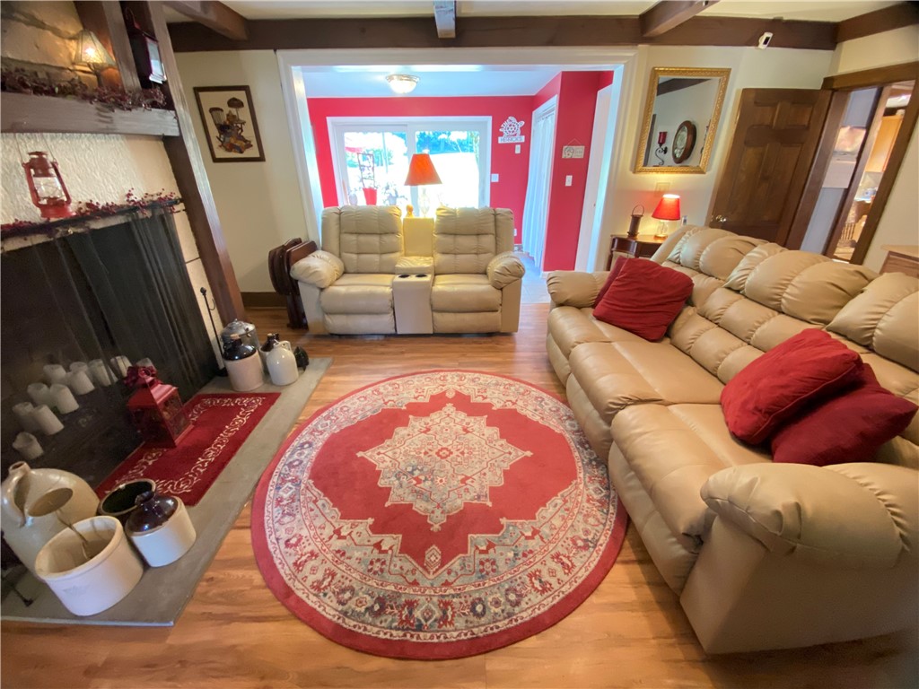 Hempfield Twp - Mer, Pennsylvania 16125, United States, 3 Bedrooms Bedrooms, ,2 BathroomsBathrooms,Residential,Active,42845