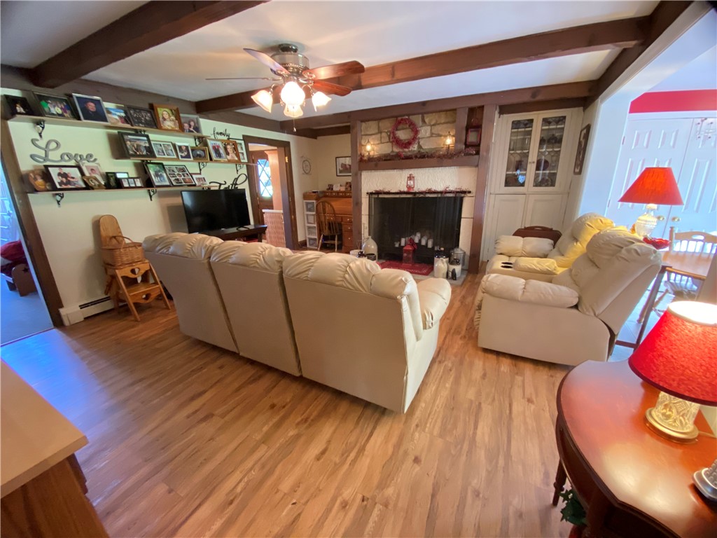 Hempfield Twp - Mer, Pennsylvania 16125, United States, 3 Bedrooms Bedrooms, ,2 BathroomsBathrooms,Residential,Active,42845