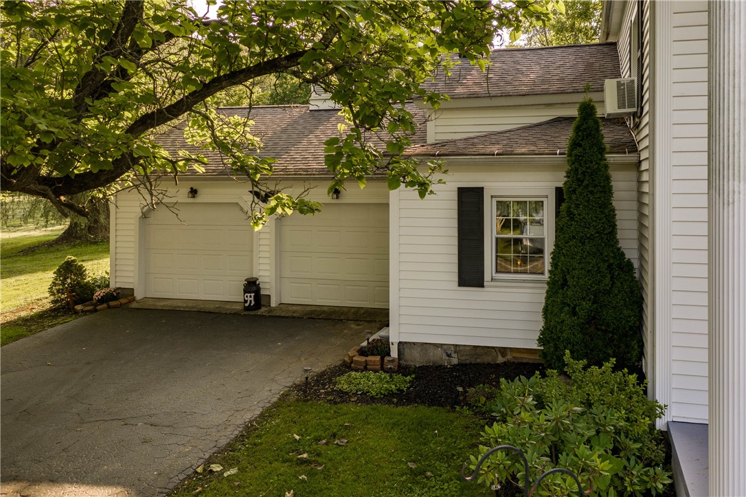 Hempfield Twp - Mer, Pennsylvania 16125, United States, 3 Bedrooms Bedrooms, ,2 BathroomsBathrooms,Residential,Active,42845