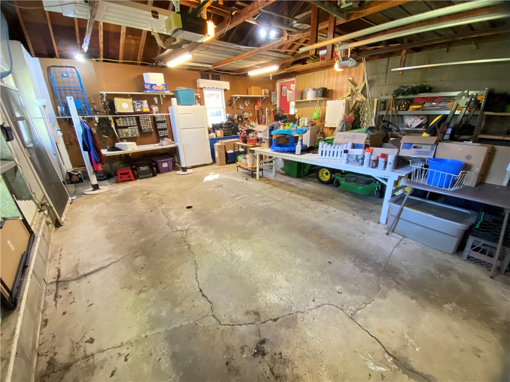 Hempfield Twp - Mer, Pennsylvania 16125, United States, 3 Bedrooms Bedrooms, ,2 BathroomsBathrooms,Residential,Active,42845