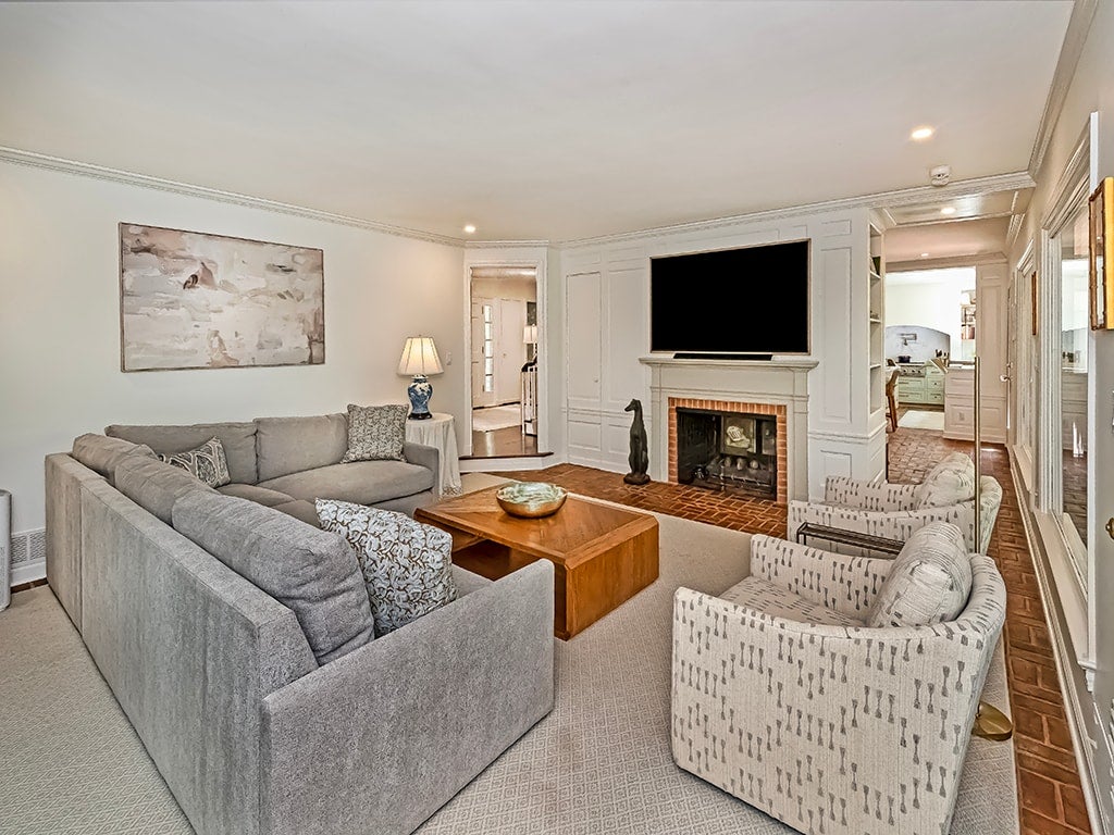 1256 Fox Chapel Road
