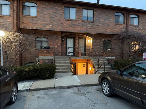 Photo of 3230 Kennett Sq, Pittsburgh, PA 15213 (MLS # 1741917)
