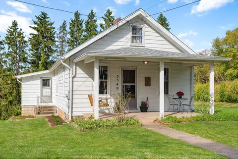 Photo of 5540 Grubbs Rd, Gibsonia, PA 15044 (MLS # 1733084)