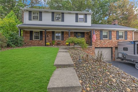 Photo of 205 Shadyside Dr, Aliquippa, PA 15001 (MLS # 1725479)