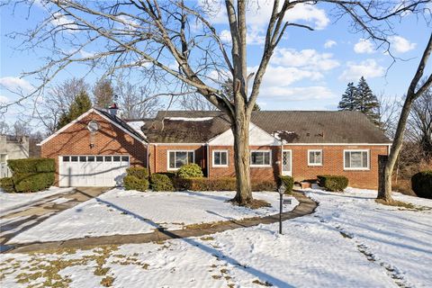 1111 Firwood Dr Mt Lebanon PA 15243