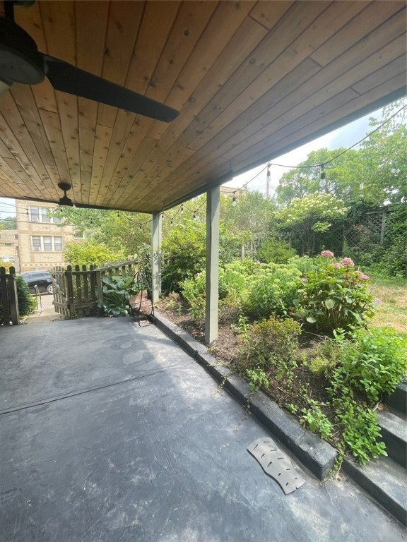 Mt Lebanon, Pennsylvania 15216, United States, 3 Bedrooms Bedrooms, ,3 BathroomsBathrooms,Residential,Active,176646