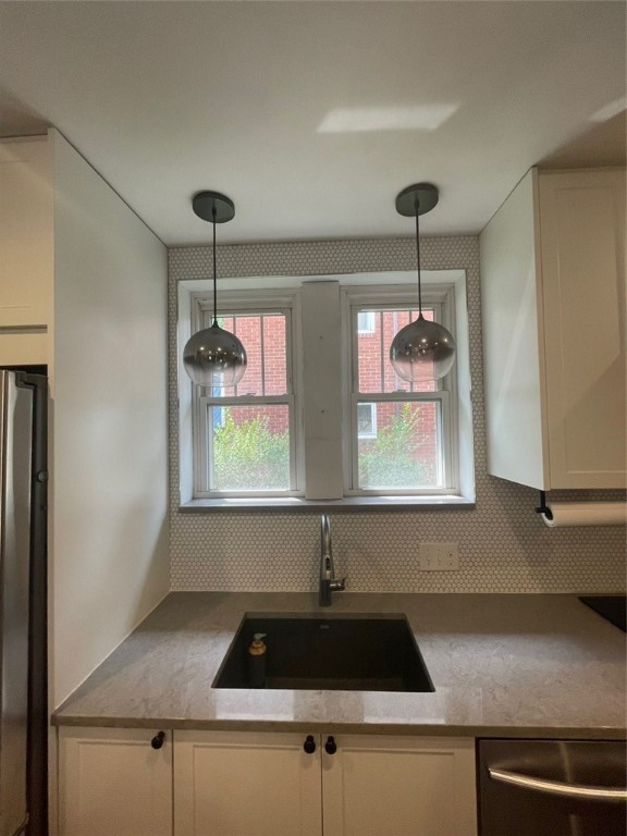 Mt Lebanon, Pennsylvania 15216, United States, 3 Bedrooms Bedrooms, ,3 BathroomsBathrooms,Residential,Active,176646