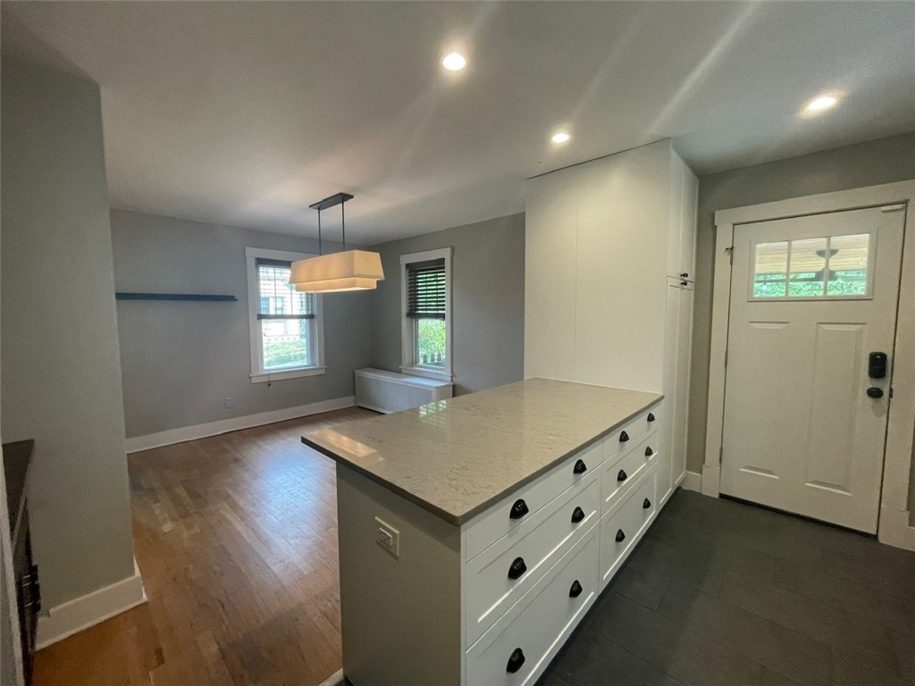 Mt Lebanon, Pennsylvania 15216, United States, 3 Bedrooms Bedrooms, ,3 BathroomsBathrooms,Residential,Active,176646