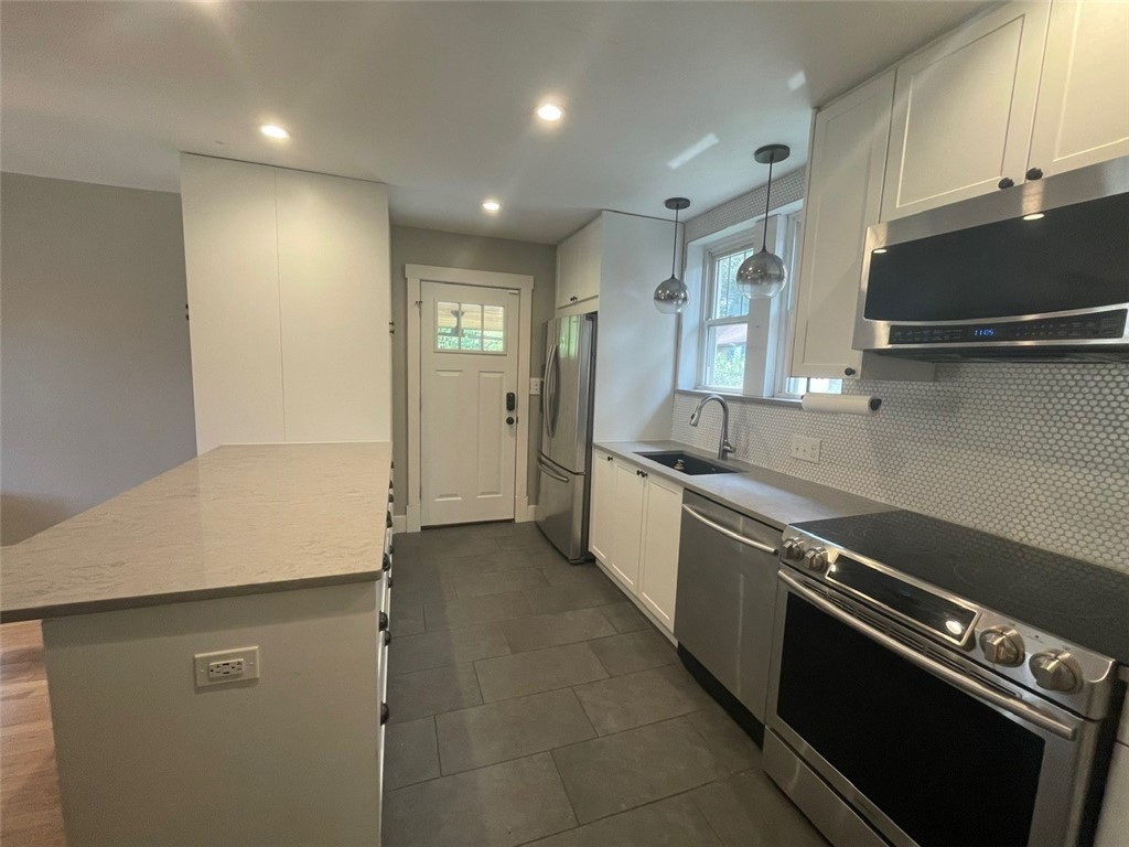 Mt Lebanon, Pennsylvania 15216, United States, 3 Bedrooms Bedrooms, ,3 BathroomsBathrooms,Residential,Active,176646