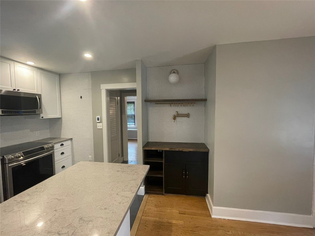 Mt Lebanon, Pennsylvania 15216, United States, 3 Bedrooms Bedrooms, ,3 BathroomsBathrooms,Residential,Active,176646