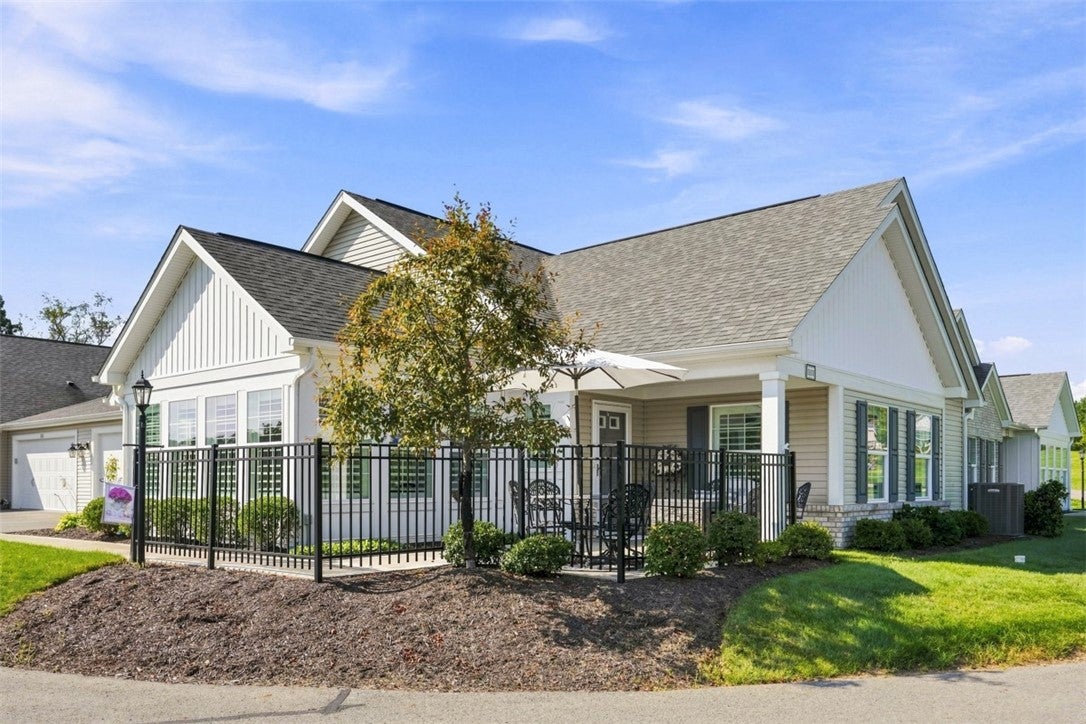 1111 Sandy Ridge Dr