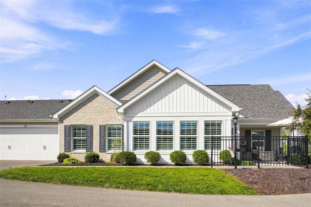 1111 Sandy Ridge Dr
