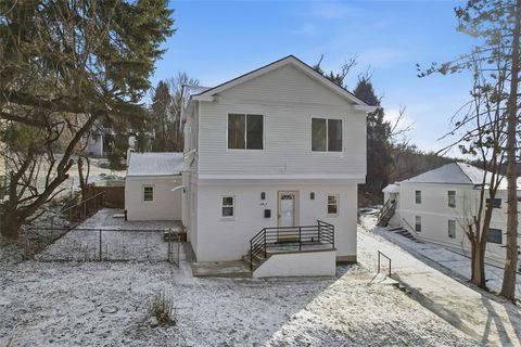 Photo of 463 Winterburn Ave, Pittsburgh, PA 15207 (MLS # 1737275)