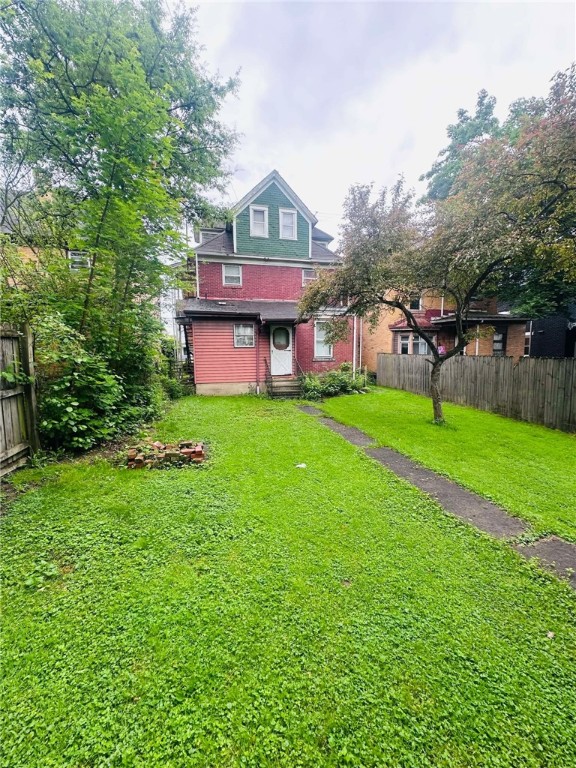 326 W Brady St