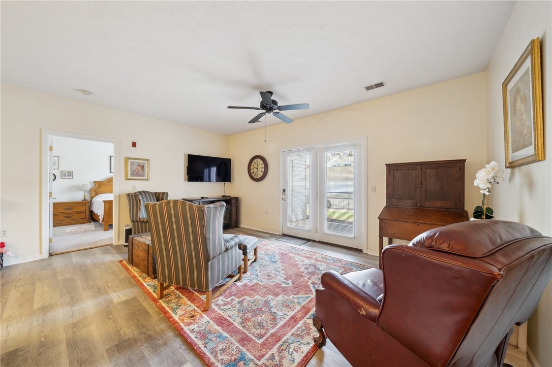 550 Hidden Ridge Court Ct #203, South Park, Pennsylvania image 8