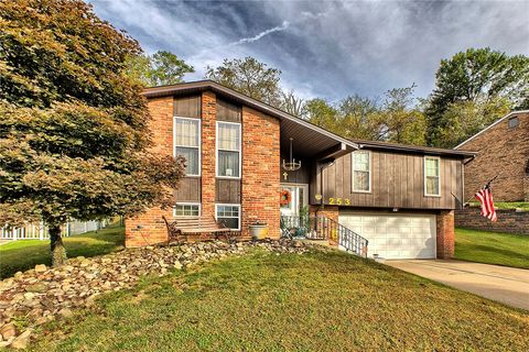 Photo of 253 Cool Springs Rd, White Oak, PA 15131 (MLS # 1724150)