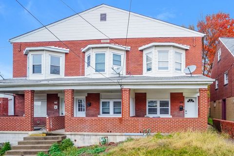 Photo of 525-529 Farnsworth St, Pittsburgh, PA 15207 (MLS # 1743126)