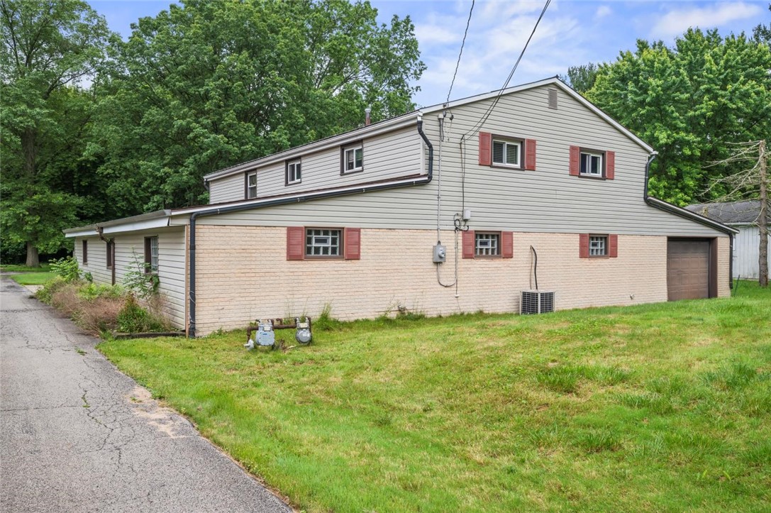 1090-94 N Darby Road