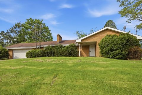 Homes For Sale - 4104 Burnsire Dr Dr<br/> Westmoreland County, Irwin, PA 15642