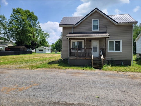 Photo of 100 Water St, Big Run, PA 15715 (MLS # 1762091)