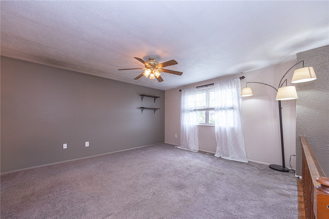 325 Sunridge Dr