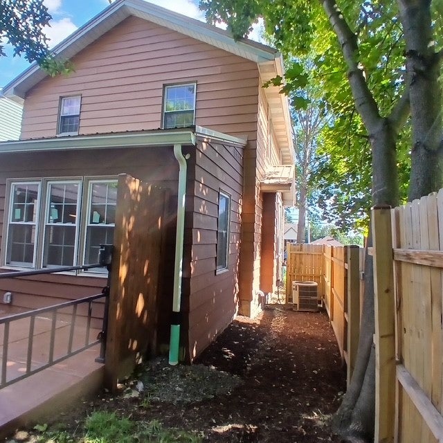 110 W Garfield Ave