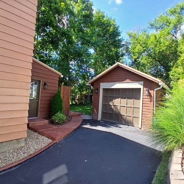 110 W Garfield Ave
