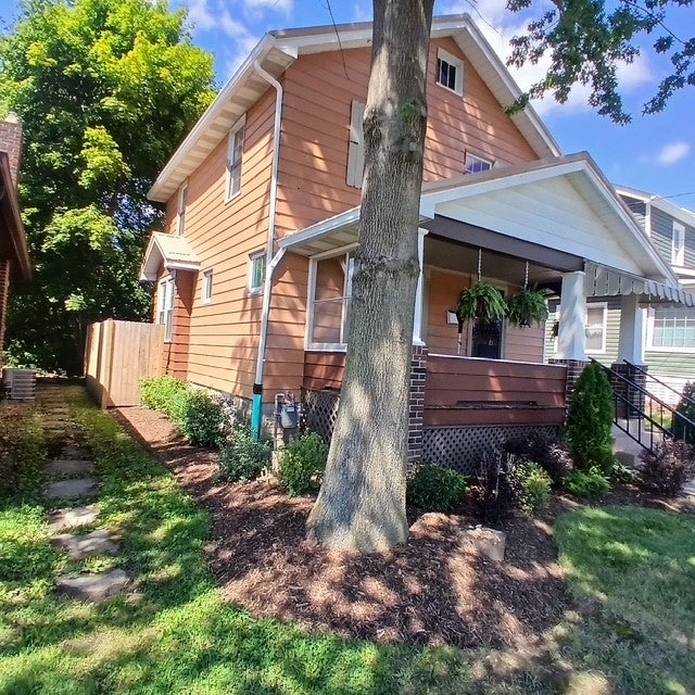 110 W Garfield Ave
