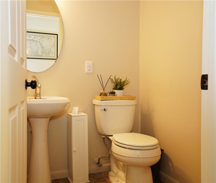 Cranberry Twp, Pennsylvania 16066, United States, 4 Bedrooms Bedrooms, ,3 BathroomsBathrooms,Residential,Active,165663